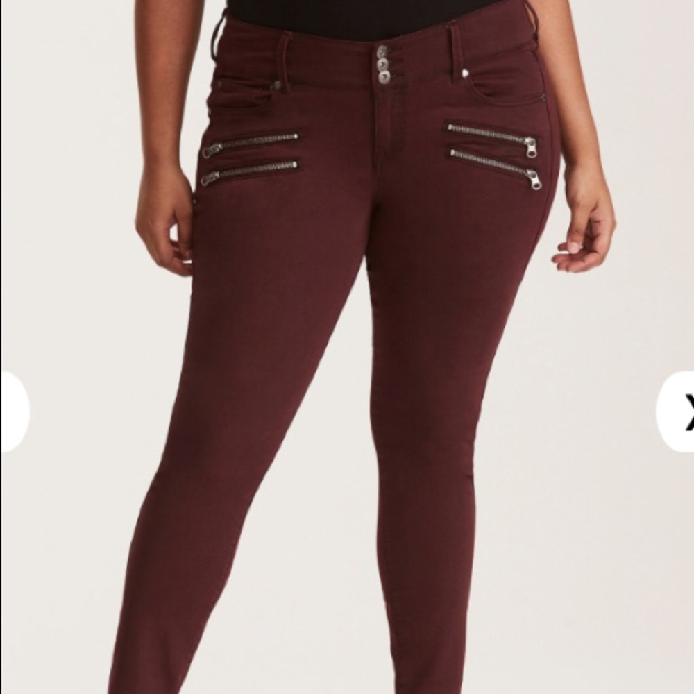 Torrid maroon wash jean jegging 26R like new